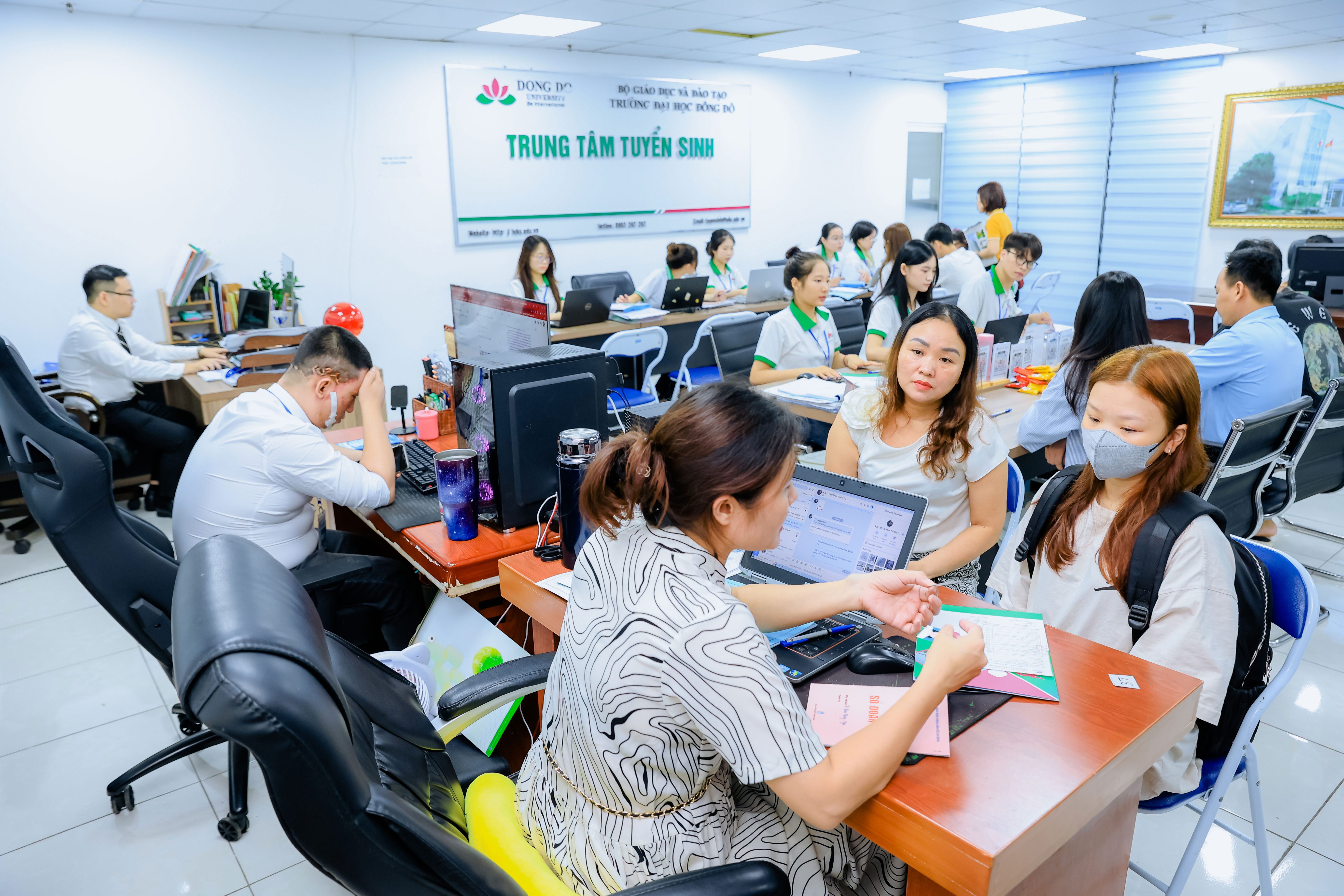 Hướng dẫn đăng ký nguyện vọng xét tuyển đại học chính quy trực tuyến năm 2025