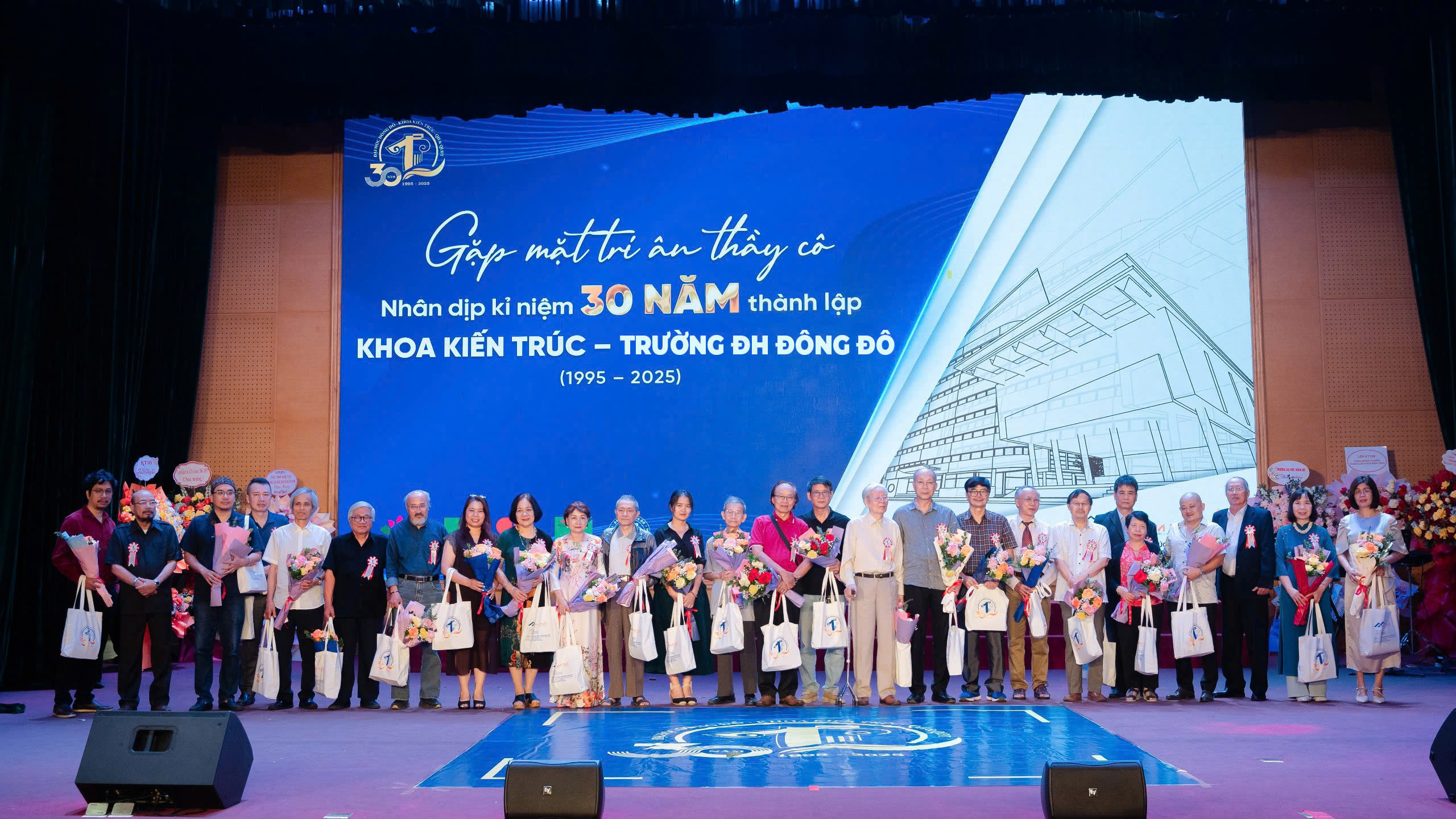 Lễ kỷ niệm 30 năm thành lập Khoa Kiến trúc Đại học Đông Đô - Hành trình tri ân và kết nối